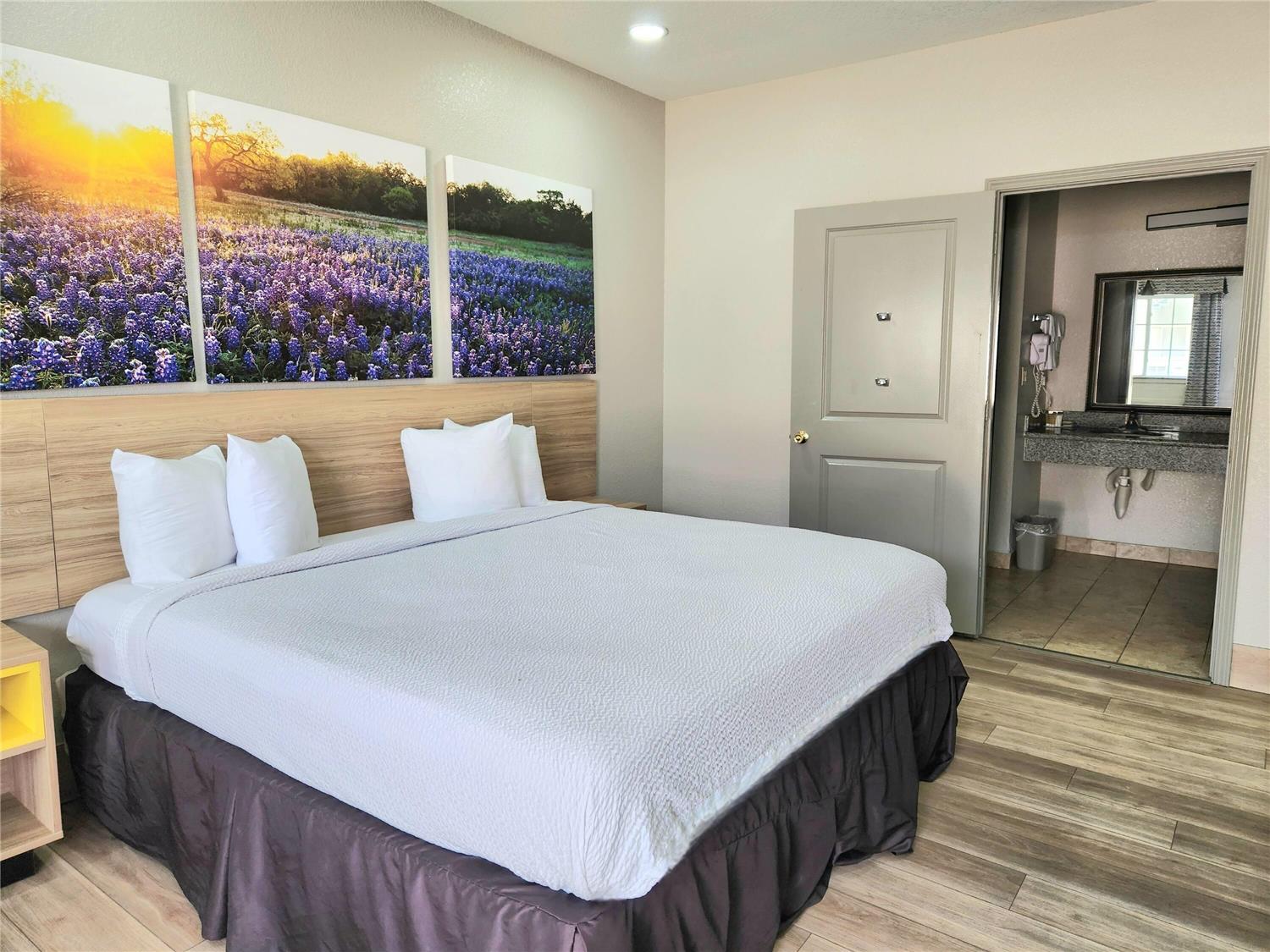 Days Inn by Wyndham Kenedy/Karnes City 9/23