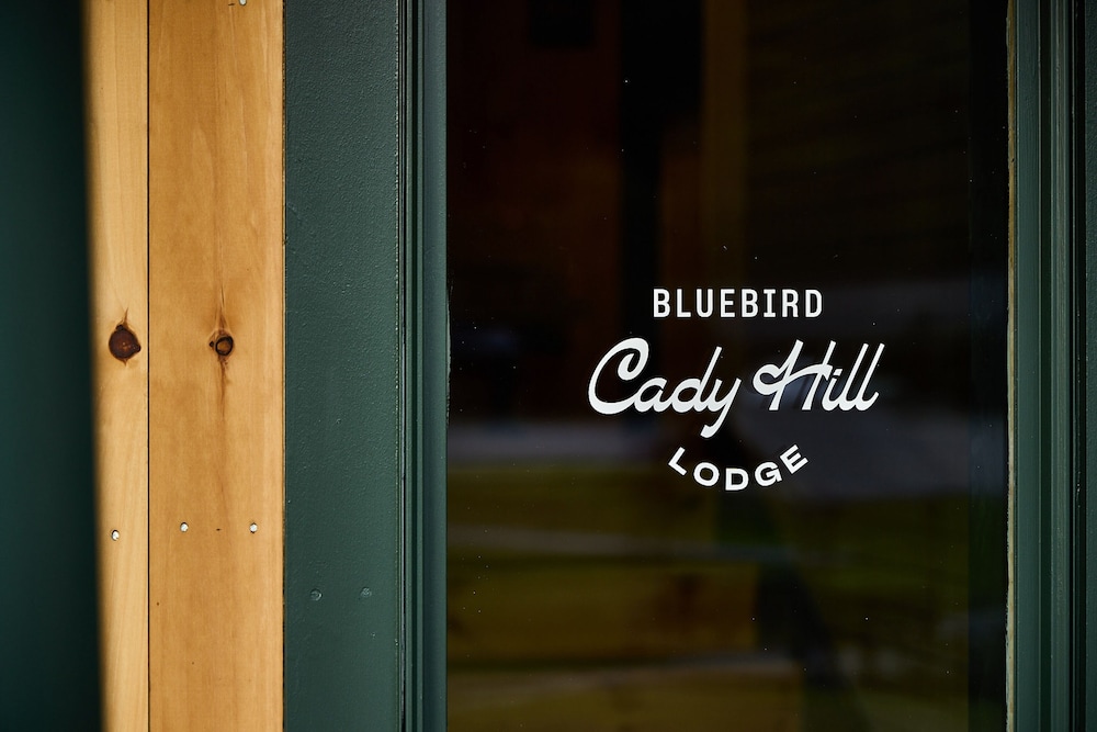 Bluebird Cady Hill Lodge 19/50