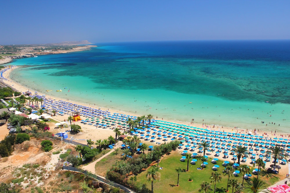 Marina Hotel 63/68
