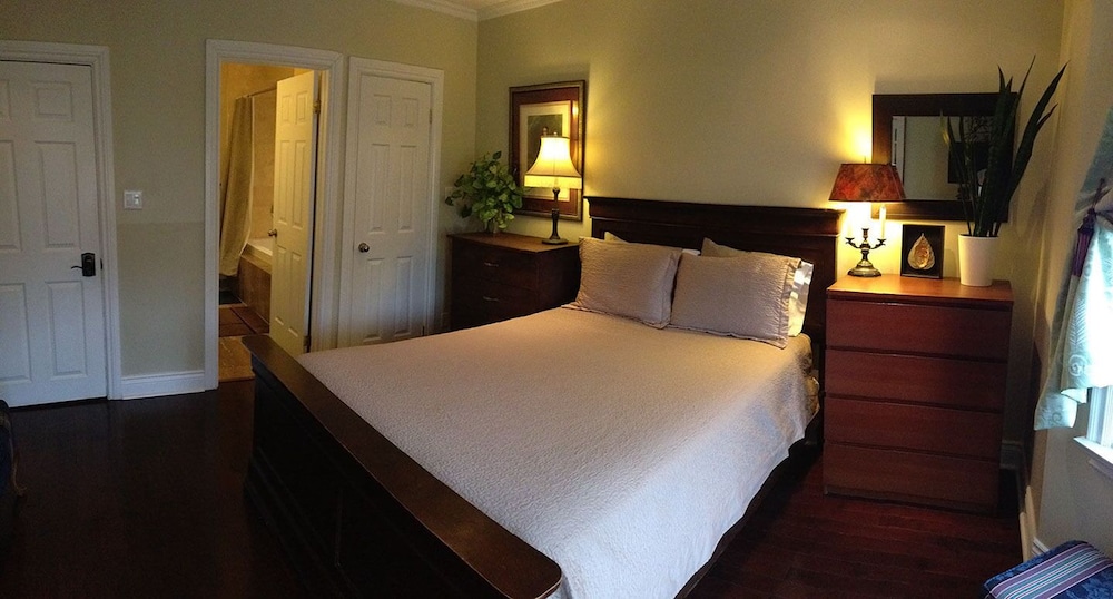 DELUXE, DOUBLE BED, CITY VIEW, WEST WING