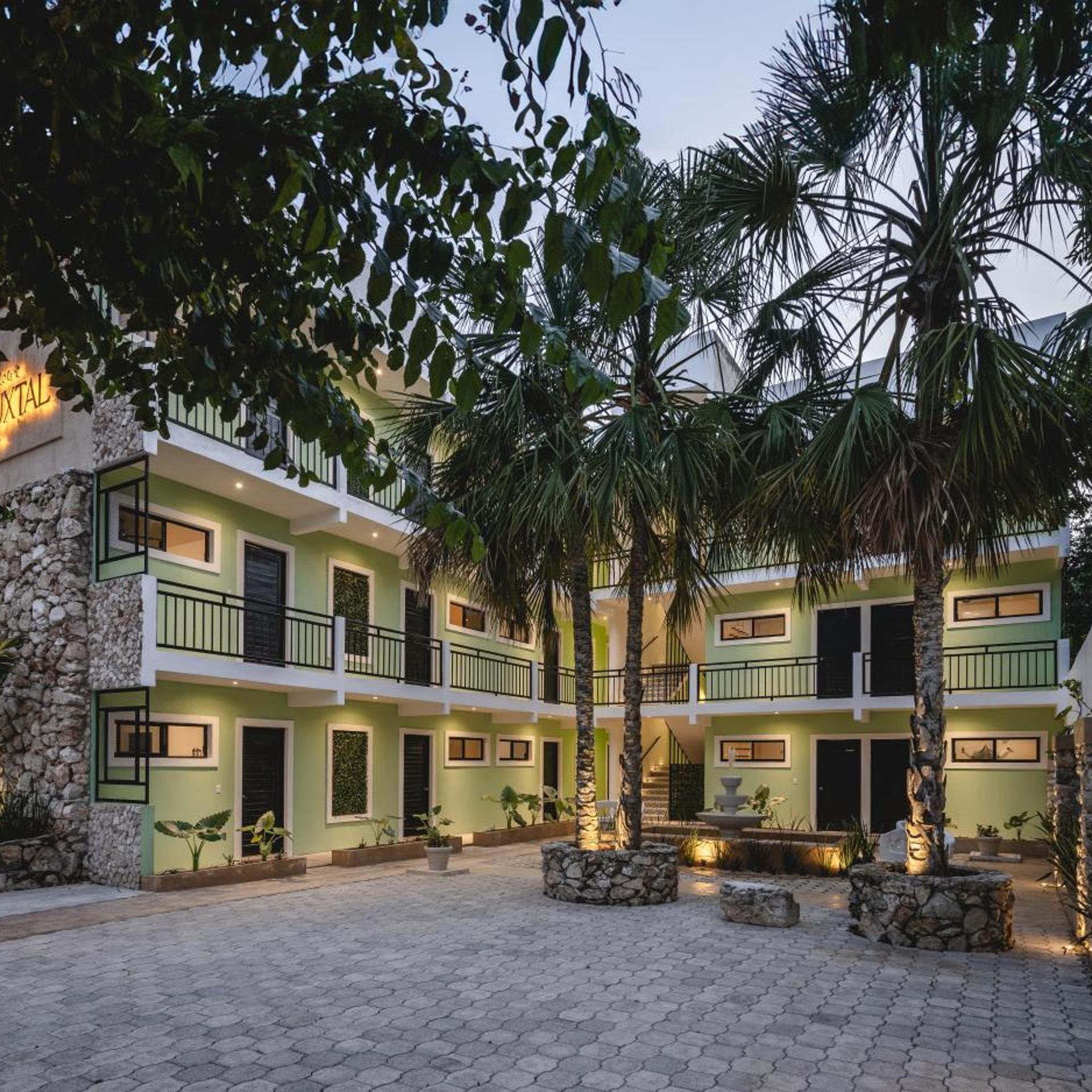 HOTEL KUXTAL 6/20