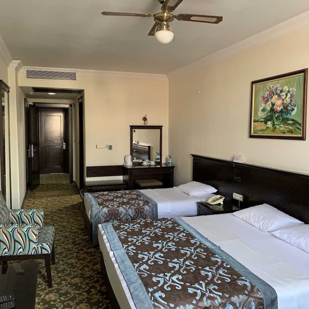 Omur Hotel 25/50