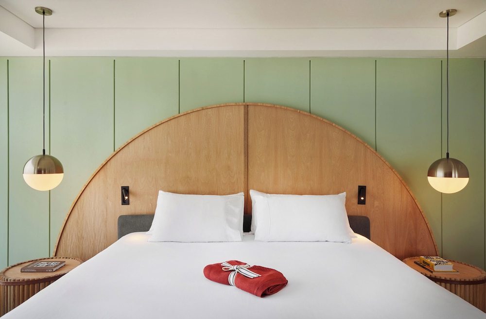 Standard, Queen Bed, Wellcomm Spa & Hotel 2/4