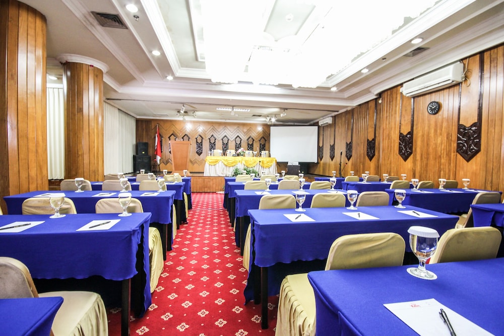 Grand Menteng Hotel 47/50