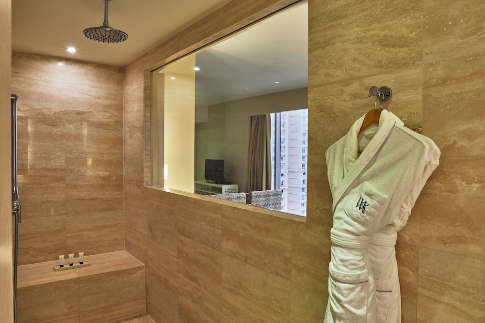 Waldorf Astoria Panama 40/85