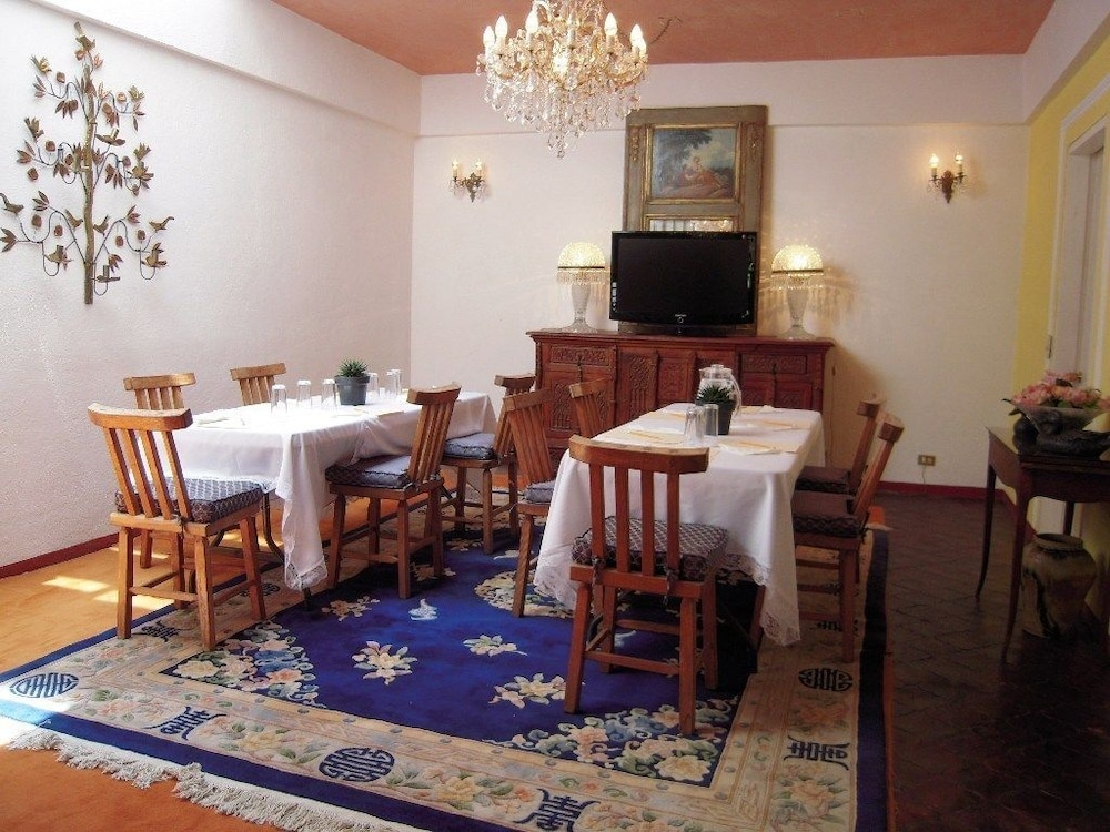 Hacienda de las Flores 38/50