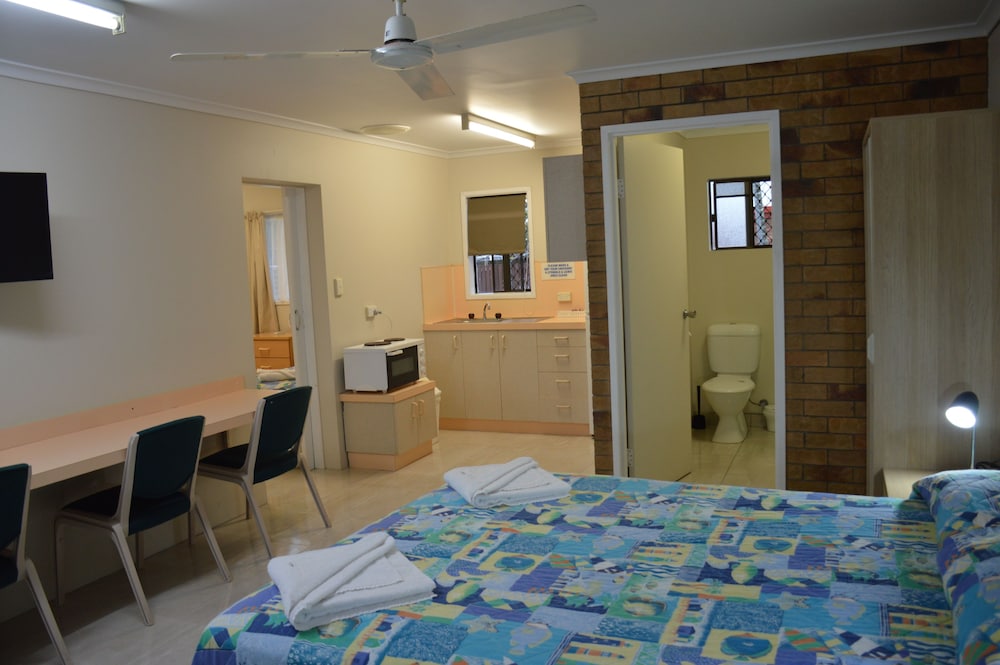 Rover Holiday Units 16/40