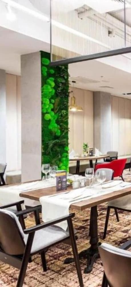 restaurant cafeteria