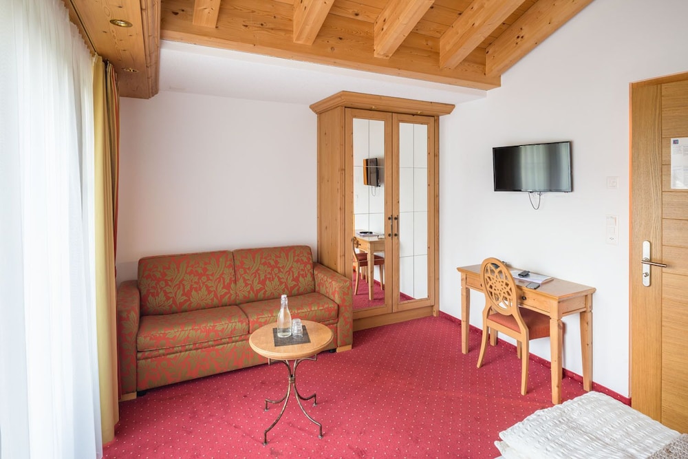 Hotel Mountain Paradise 30/50