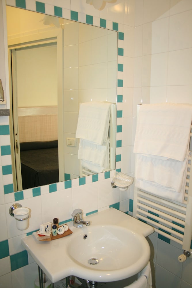 غرفة عائلية بسرير كوين مع أريكة، Agave Hotel Residence Inn 3/3