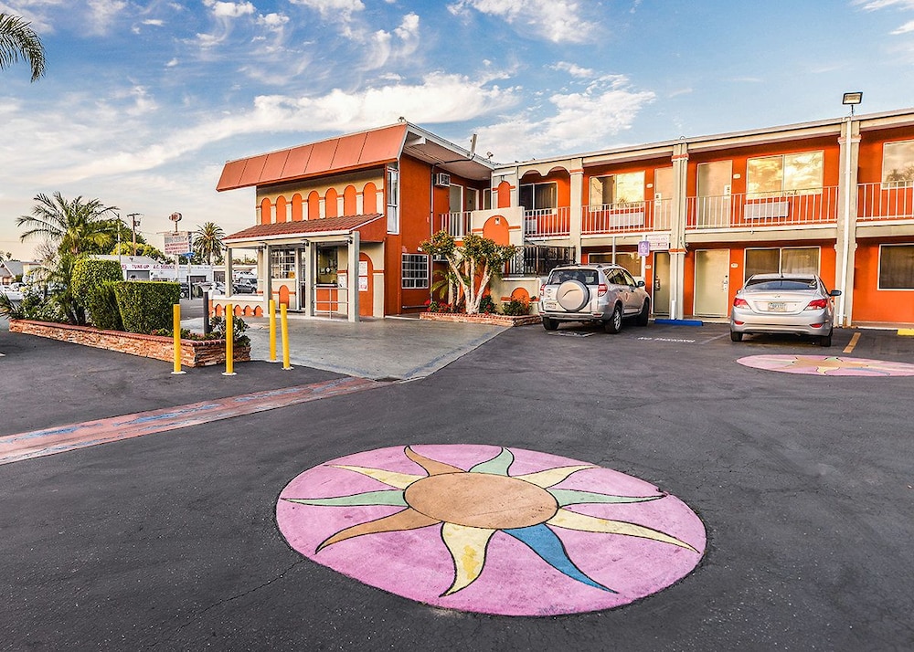 Aqua Venture Inn 15/24