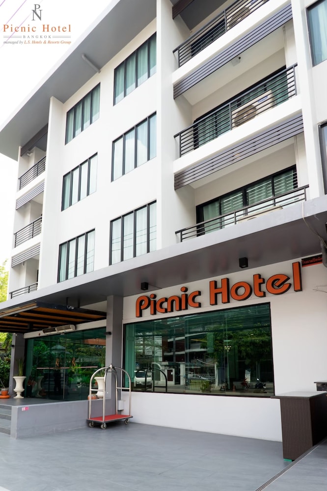Picnic Hotel Bangkok 7/48