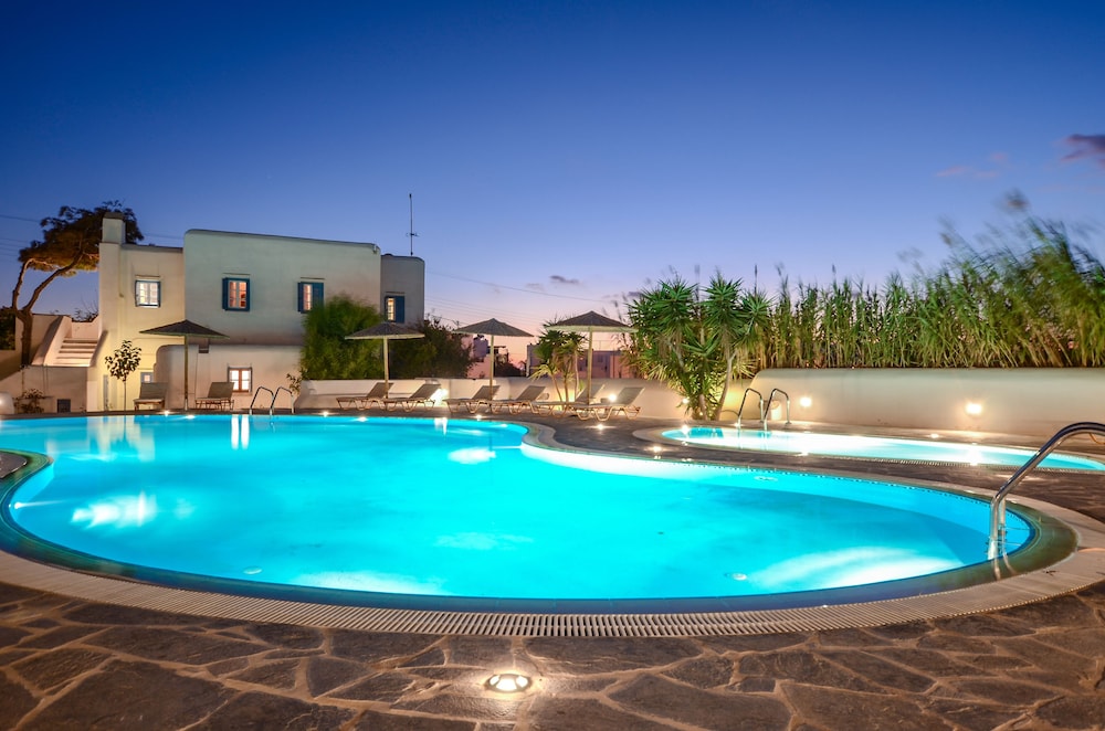 Naxian Queen Luxury Villas And Suites 4/77