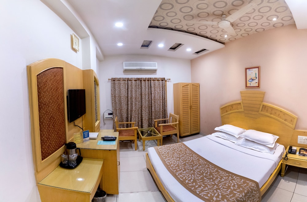 Hotel Annapoorna Residency 15/30