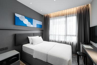 2 Bedrooms, Type 2, Studio, Queen Bed