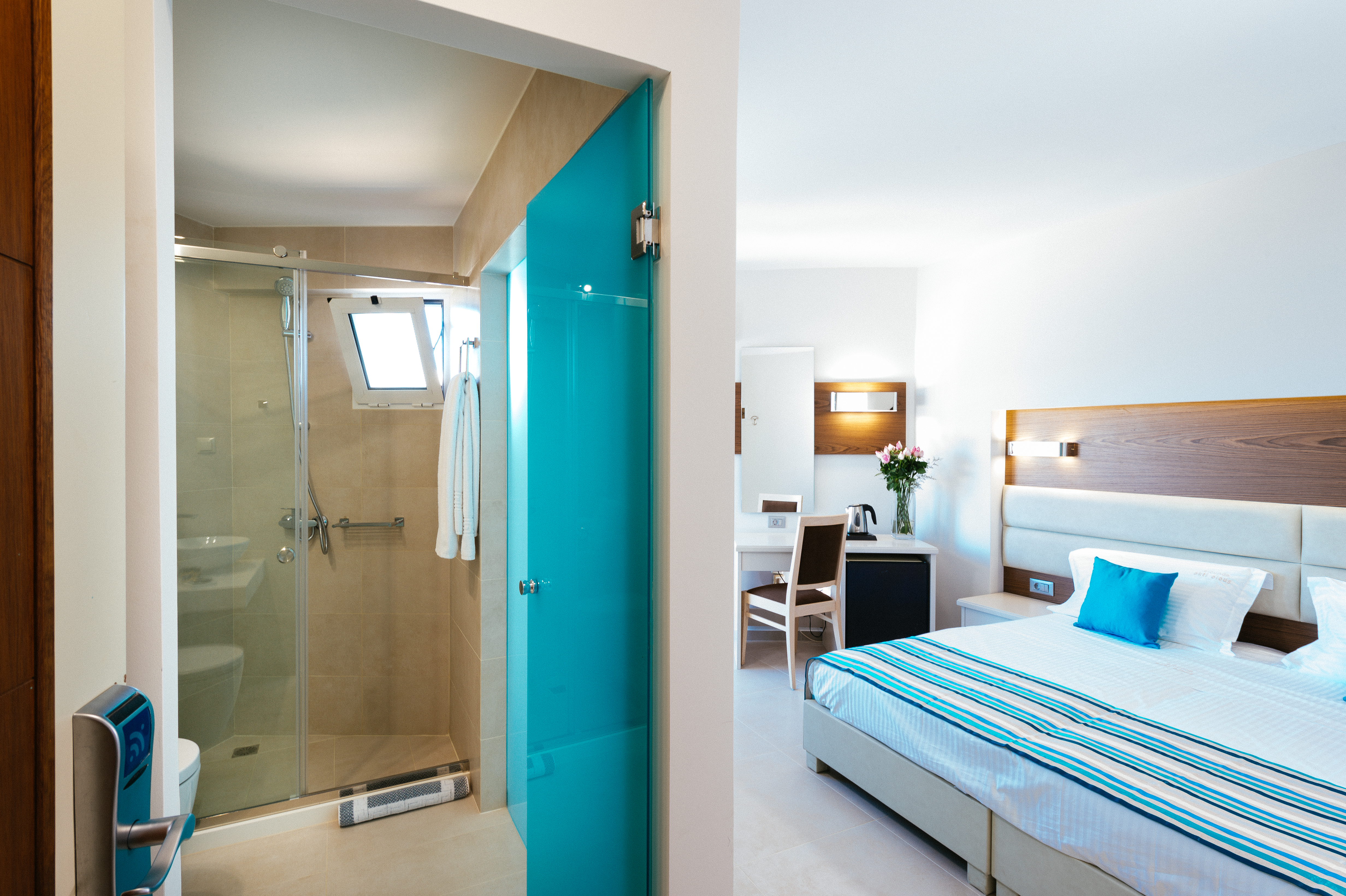 غرفة بسرير مزدوج أو سريرين منفصلين بإطلالة على الحديقة، Elounda Akti Olous Hotel - Adults Only 5/5