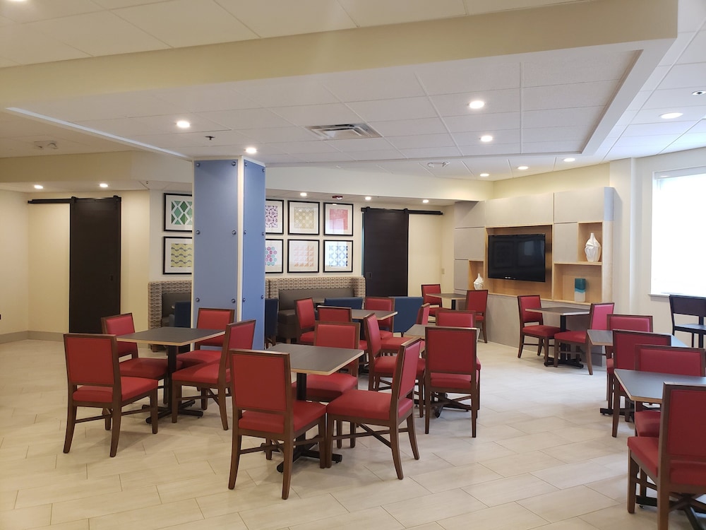 Holiday Inn Express Blowing Rock South 32/50