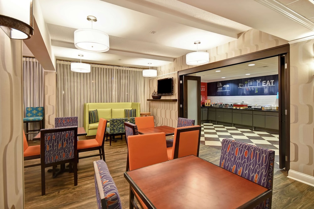 Hampton Inn I-75 Lexington Hamburg Area 24/35