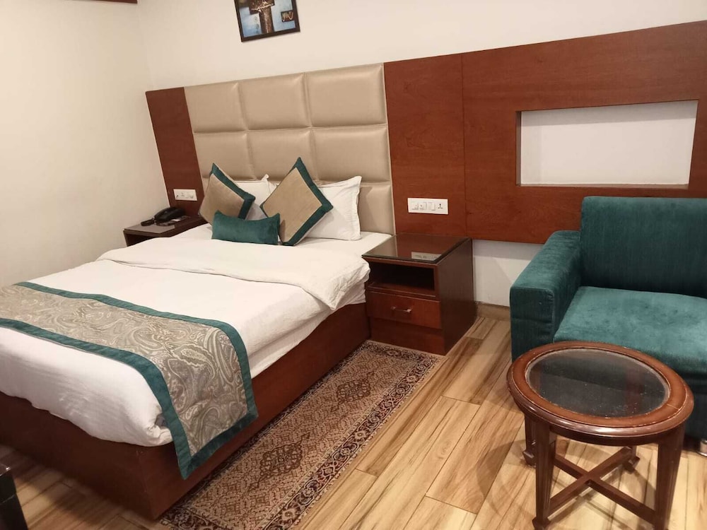 Hotel Ambica 15/40