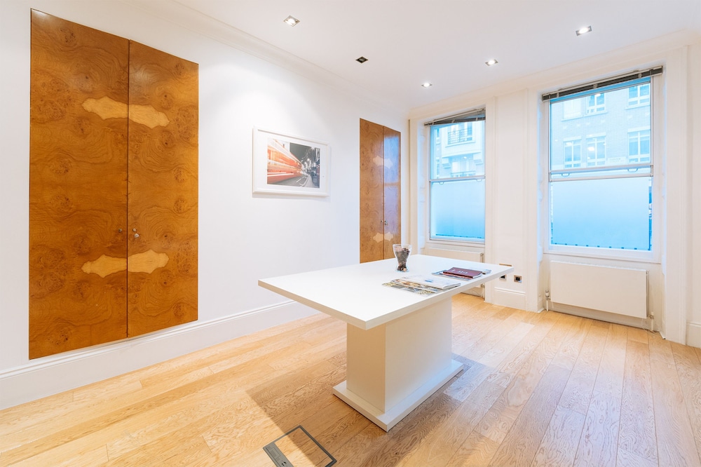 Mayfair Guesthouse 48/50