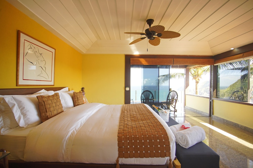 Cliffside Luxury Inn 12/48