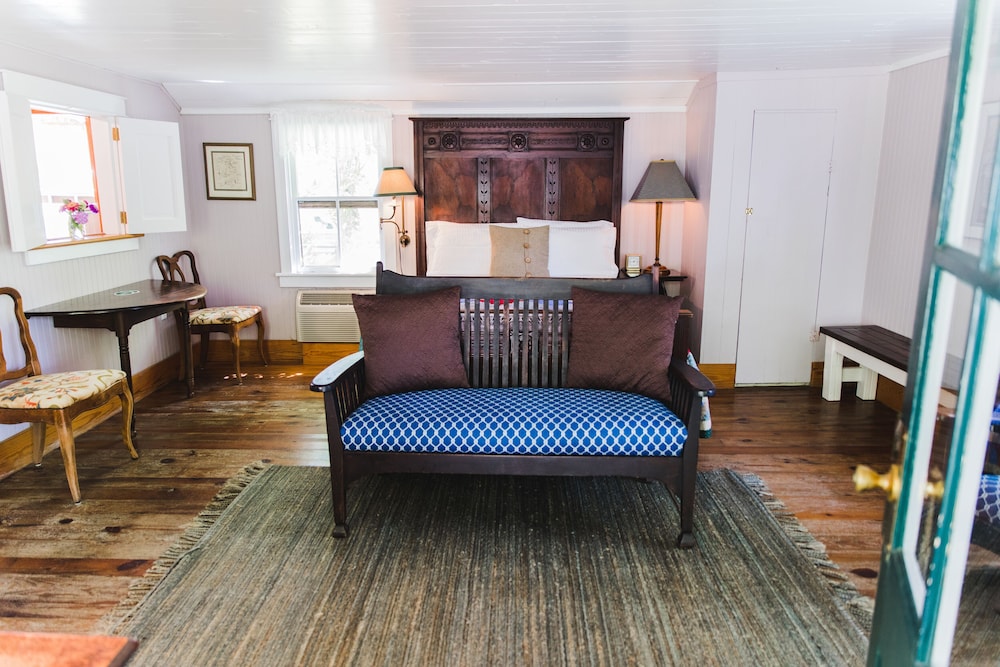 Roanoke Island Inn 31/50