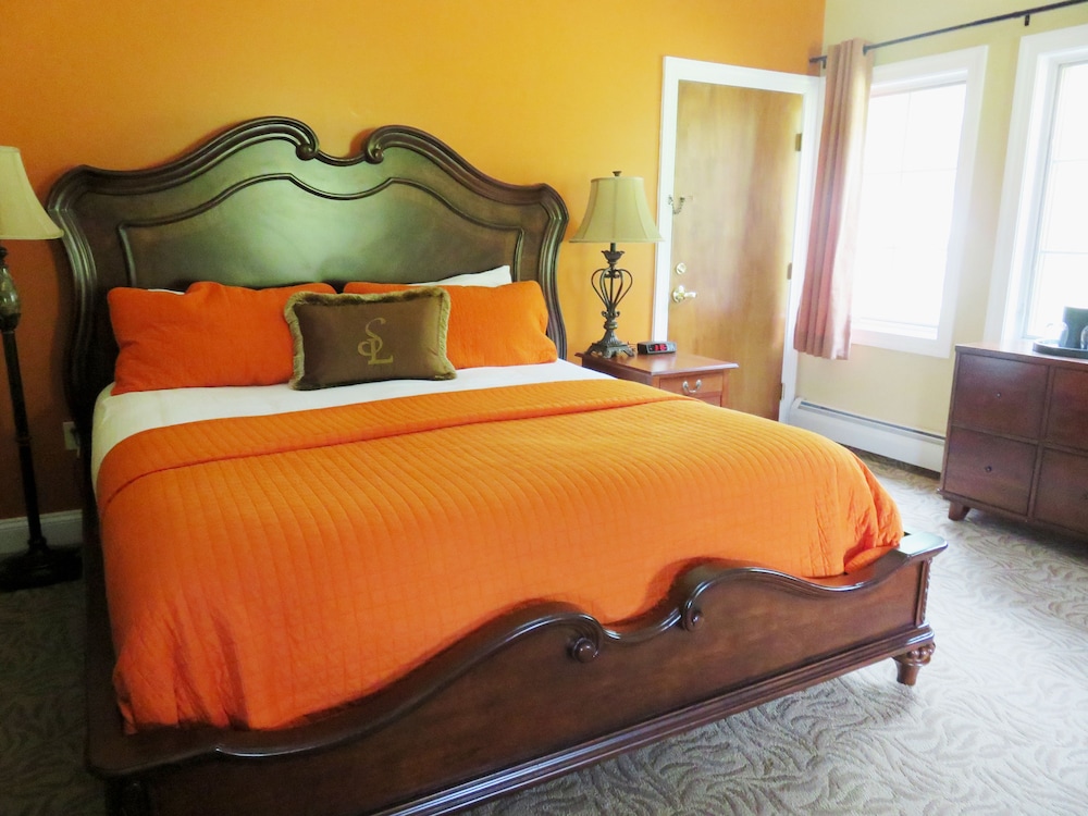 Cottage, King Bed