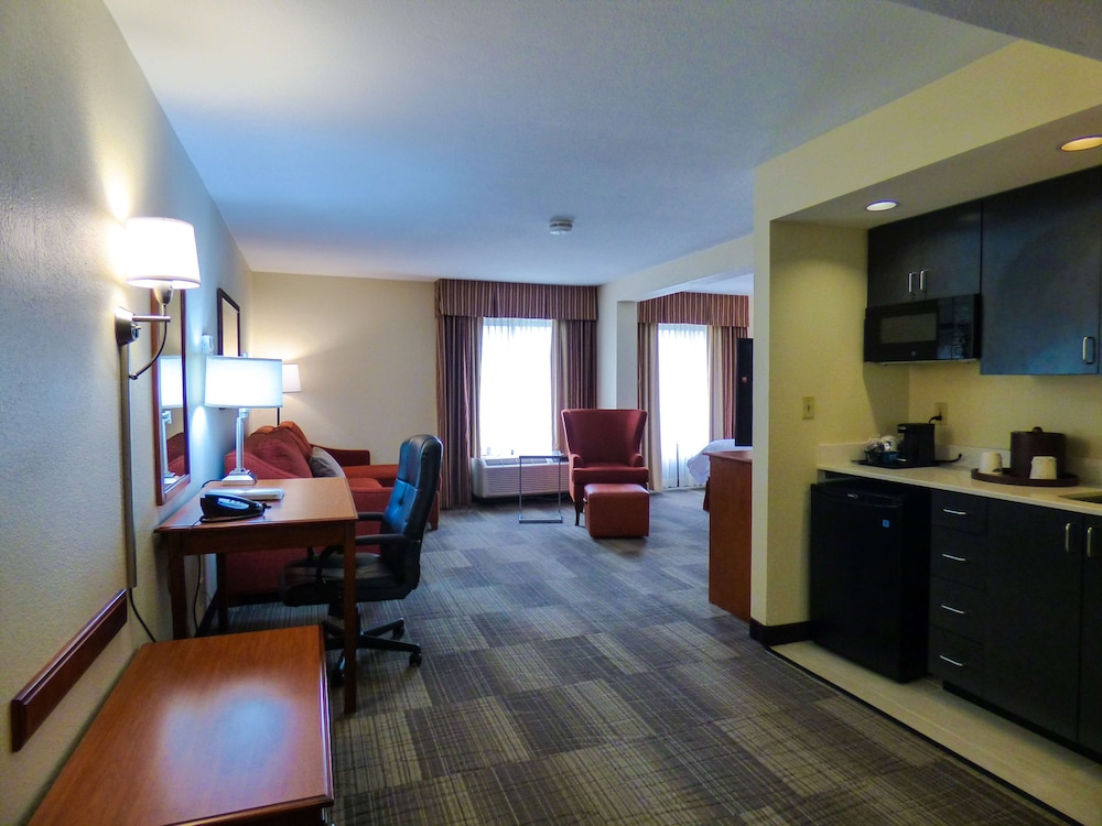 Hampton Inn Charleston Southbridge 36/41