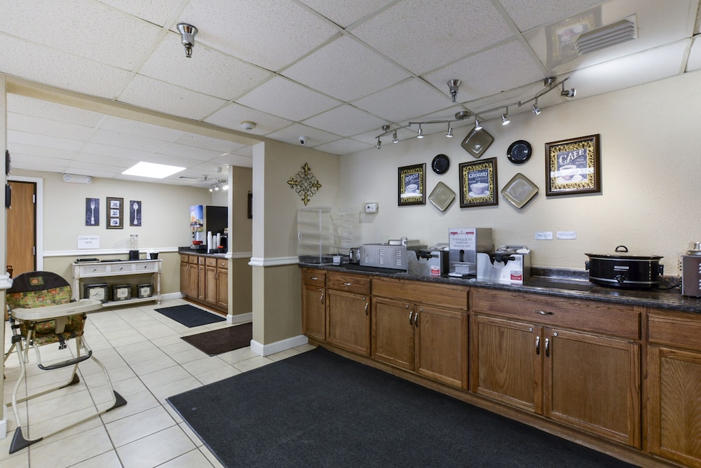 Grand View Inn and Suites photo1