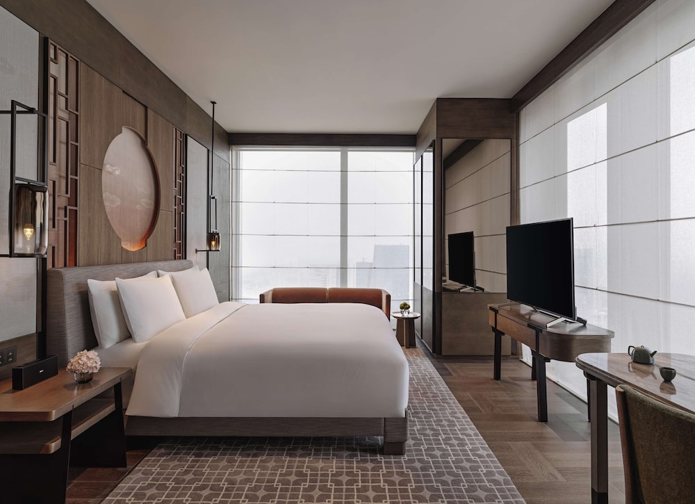 Park, Suite, King Bed, Skyline View