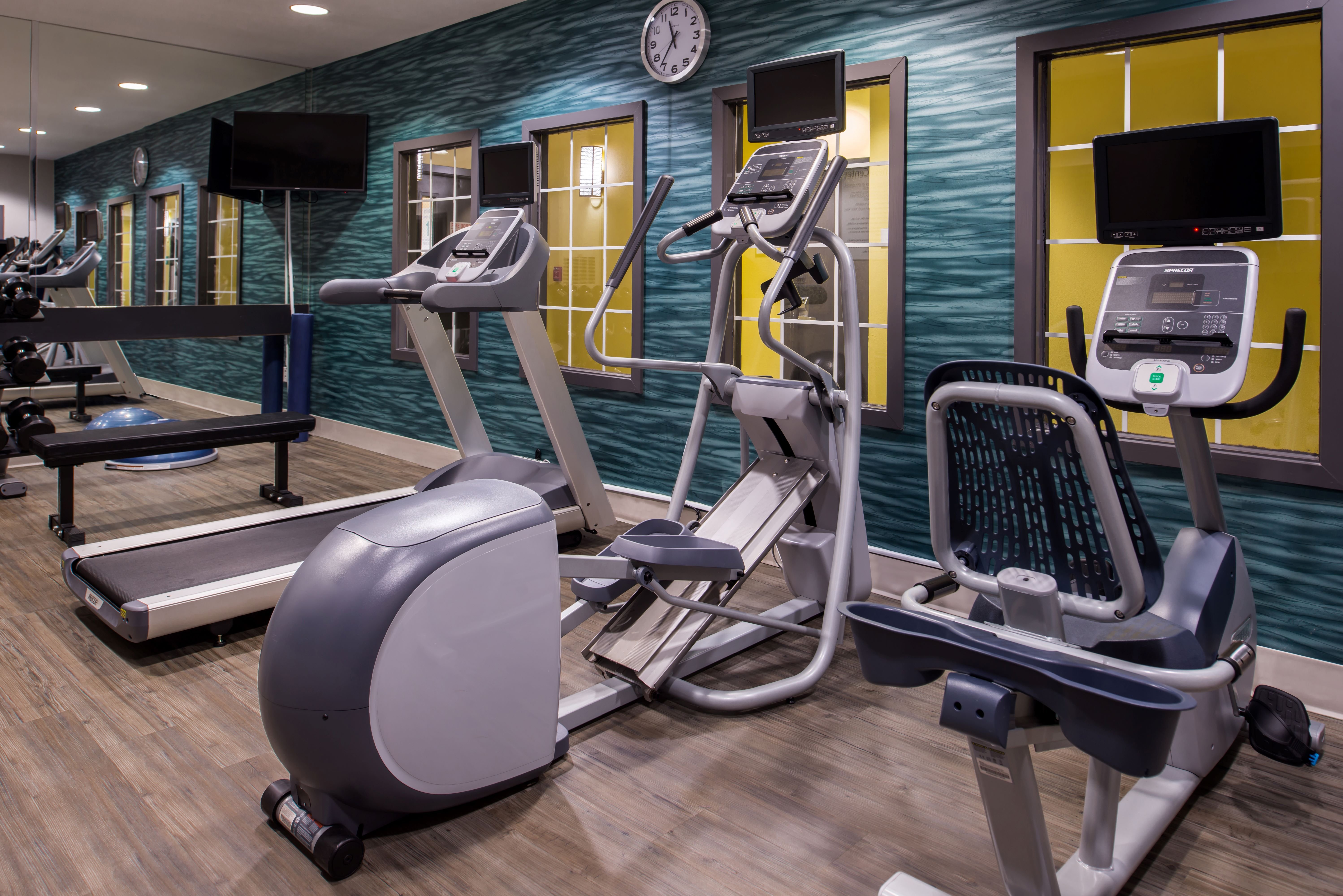 Holiday Inn Express Hotel And Suites Dallas Addison 5/25