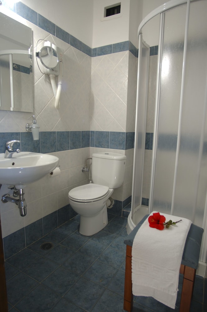 Lato Hotel 44/44