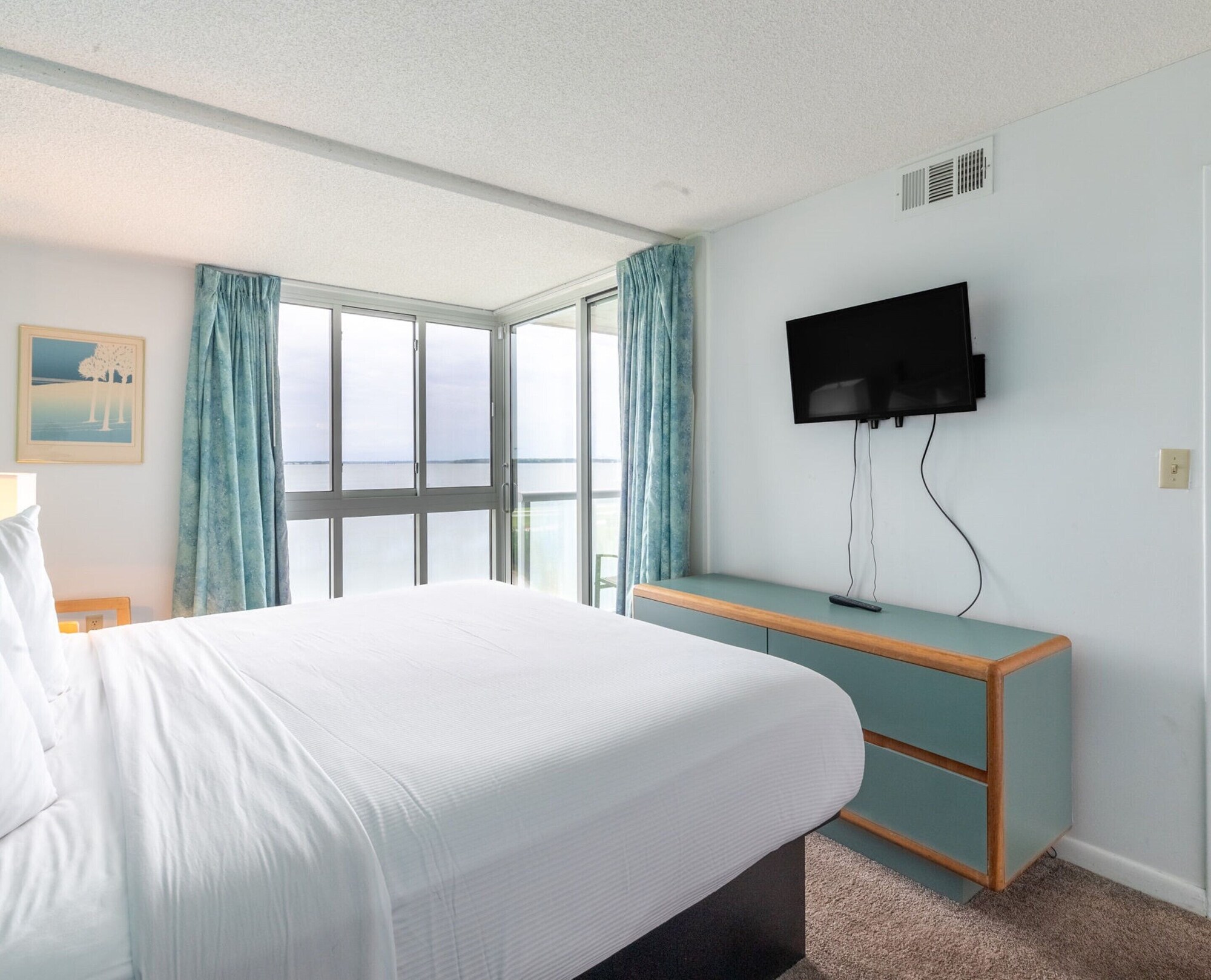 3 Bedrooms, Condo, Traditional, 2 Queen and Twin Beds, Bay View, Sofa 5/10