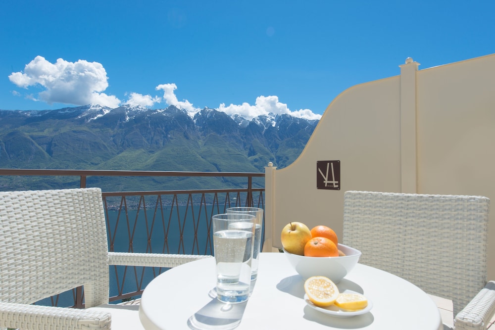 Village Hotel Lucia 35/50