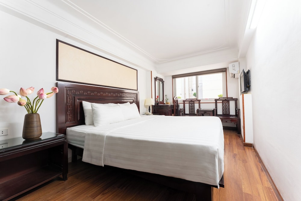 Little Hanoi Hotel 8/53