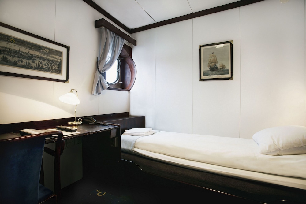Malardrottningen Hotel 7/56
