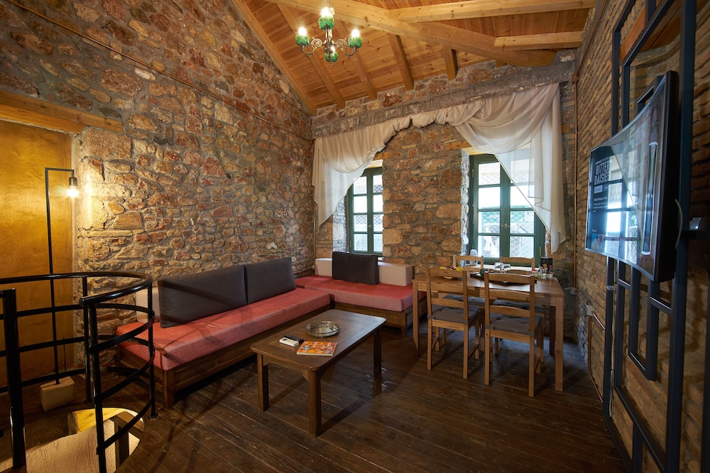 Athenian Residences 29/50