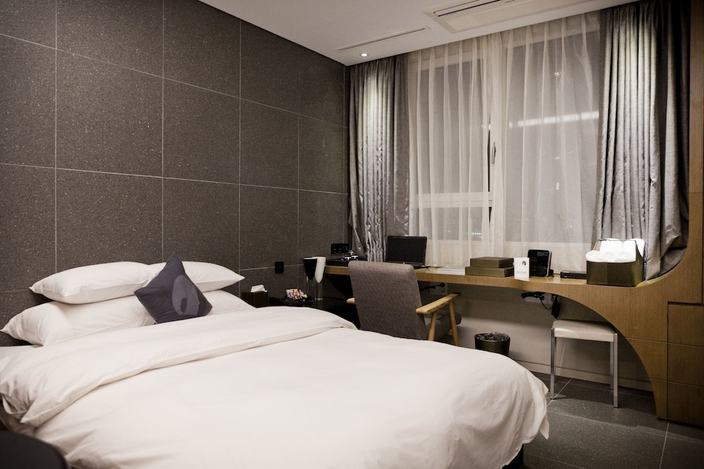Hotel The Designers Hongdae 21/80