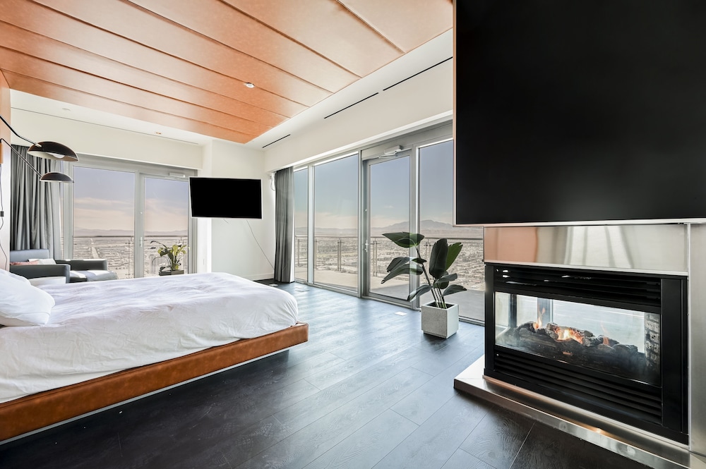 StripViewSuites at Palms Place 57/79