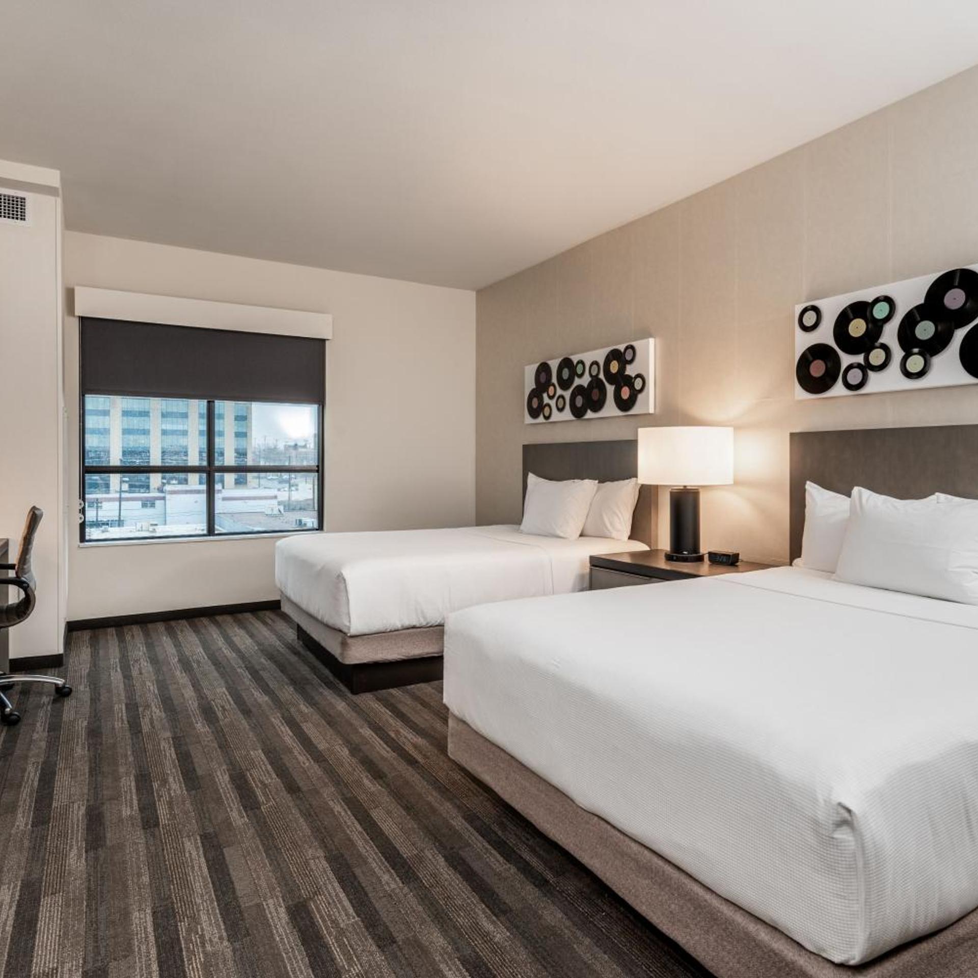 Room, 2 Queen Beds, Den