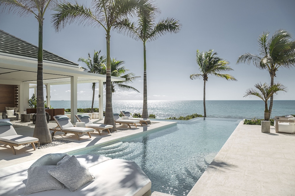 Grace Bay Club 38/83