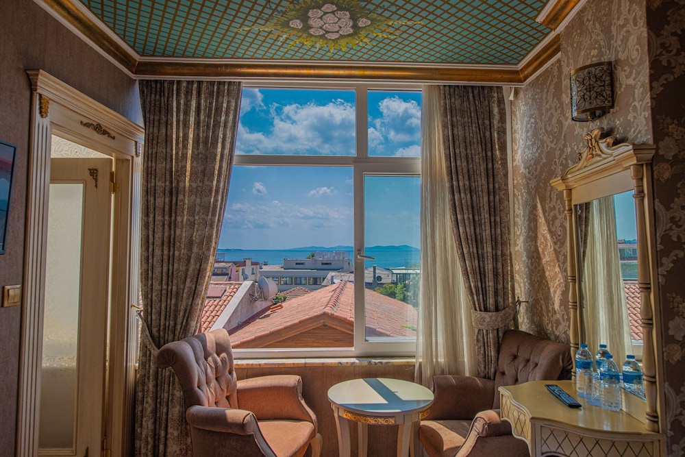 Kaftan Hotel 36/75