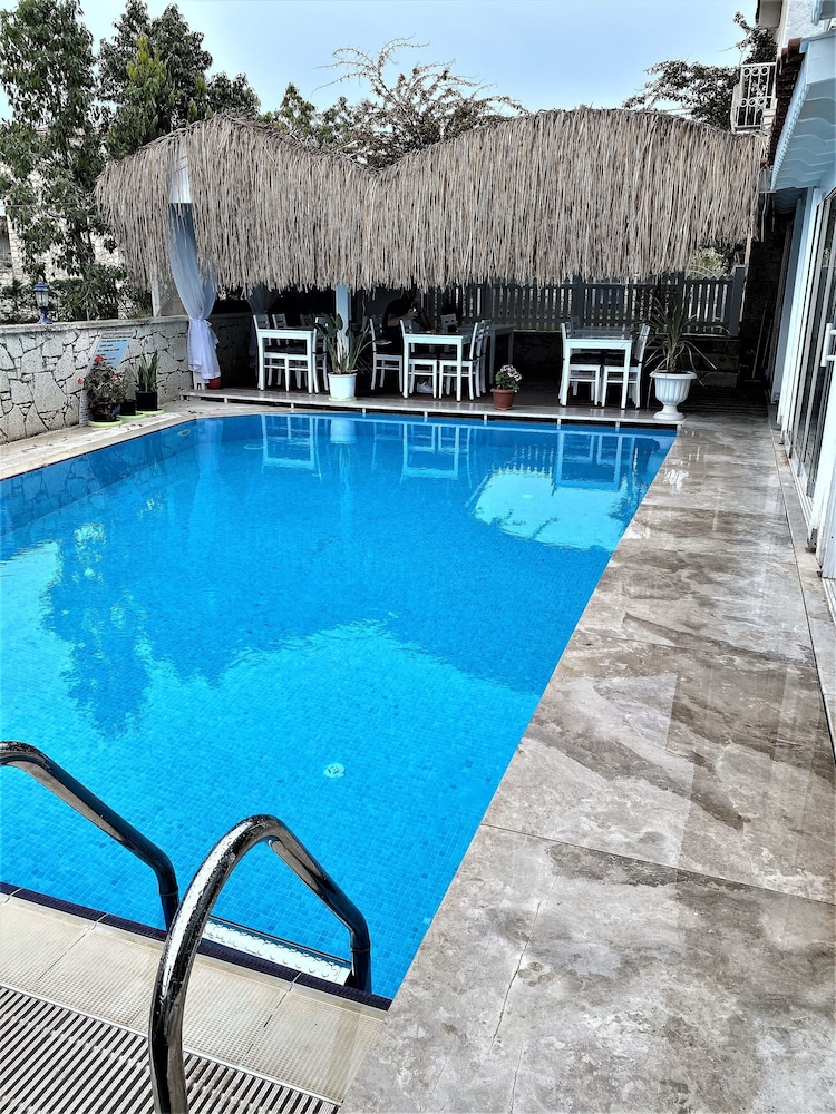 Alacati Eldoris Otel 24/50