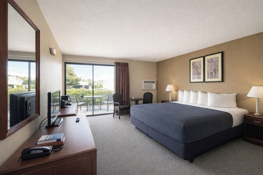 Lake Powell Canyon Inn 20/58