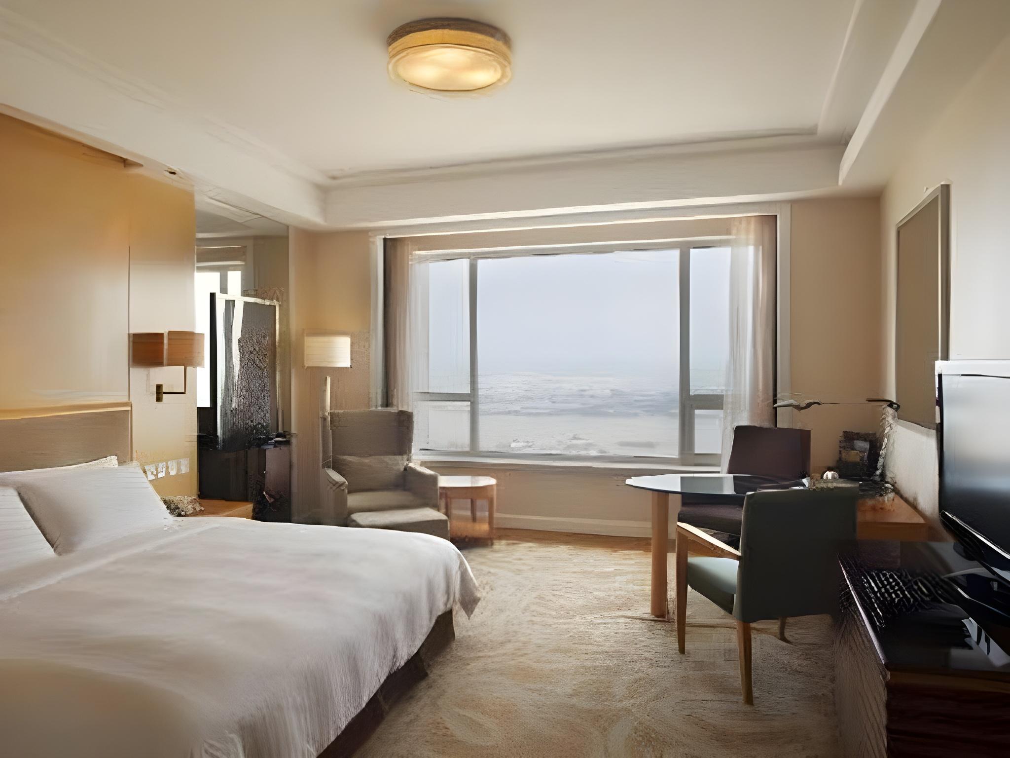 Room, River View