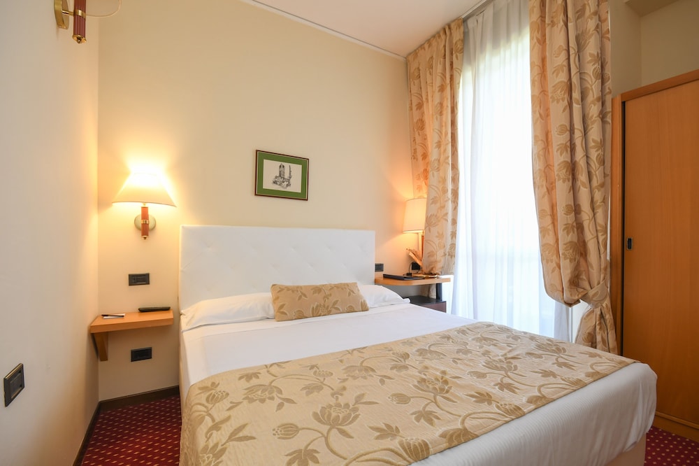 HOTEL OLIVETO 19/73