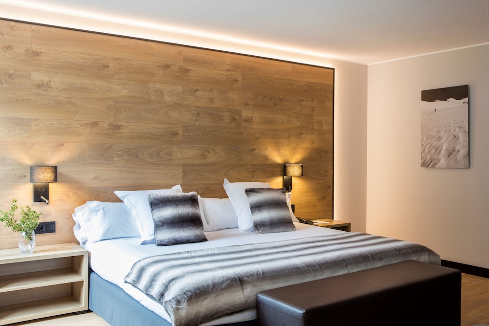Acta Arthotel 10/50