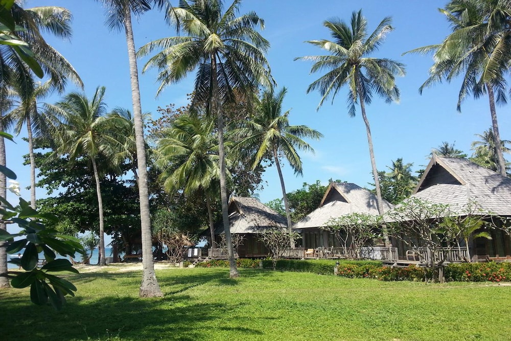 New Ozone Resort & Spa 55/64