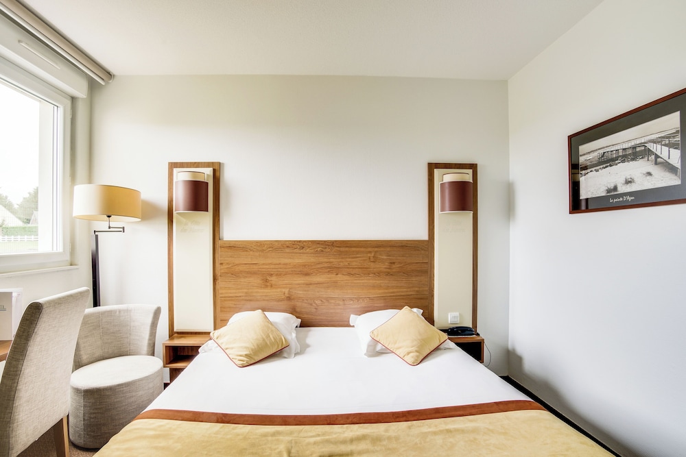 Room, Triple, 1 Queen and 1 Single Bed