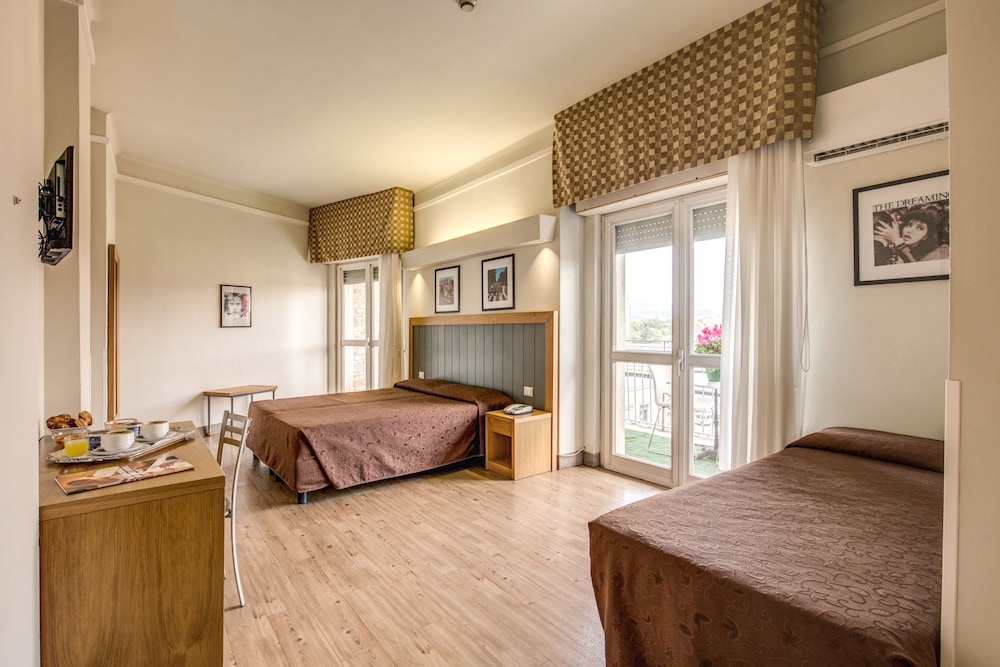 Hotel Delle Nazioni 17/50